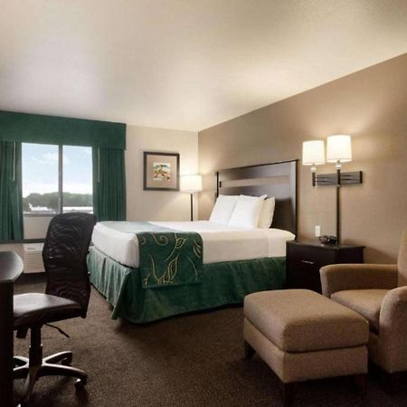 Baymont By Wyndham Wellington Hotel Exterior photo