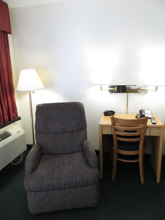 Baymont By Wyndham Wellington Hotel Room photo
